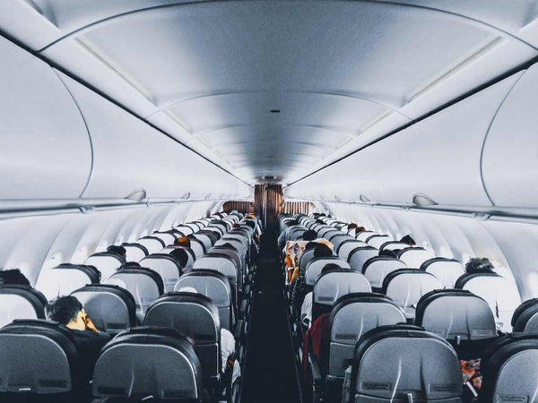 Mengenal Perbedaan Kabin dan Bagasi Pesawat untuk Kelancaran Traveling Kamu