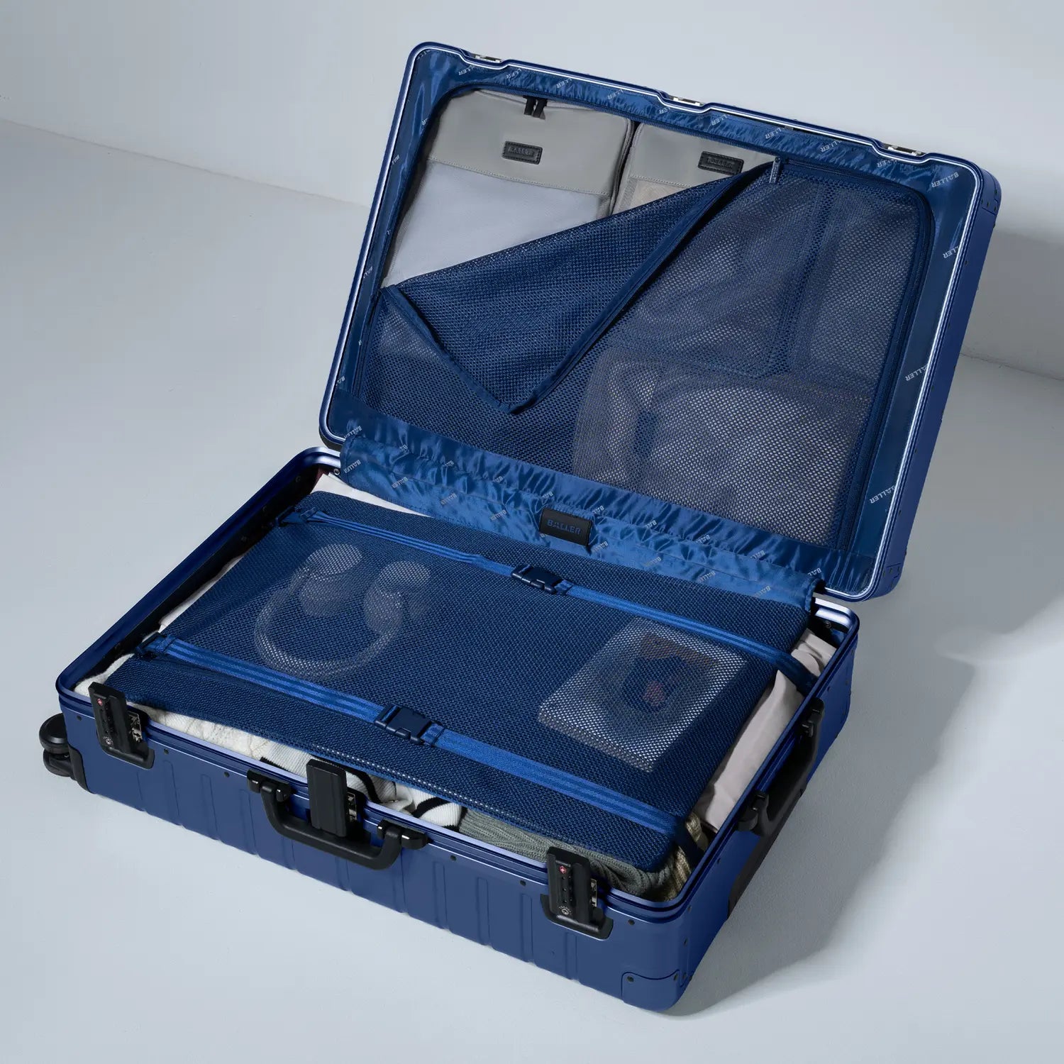 Check In Medium Aluminium 24 Inch
